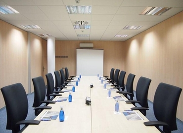 Elija sala de reuniones equipada en Pozuelo de Alarcón 50 m², Camino del Cerro de los Gamos 1  - 6 | MatchOffice