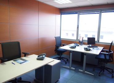Explore oficinas temporales en Madrid Centro 100 m², Calle Agustín de Betancourt 21 - 9 | MatchOffice