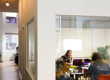 40 m² Coworking space  in Granada, Avenida de Andalucía (18014) - 2 | MatchOffice.com