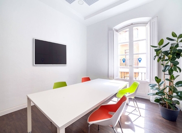 Observe oficinas compartidas en Almería 50 m², Plaza de la Administración Vieja 1 - 6 | MatchOffice