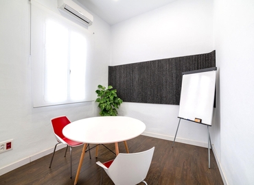 Alquile oficinas compartidas en Almería 50 m², Plaza de la Administración Vieja 1 - 7 | MatchOffice.es