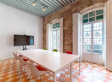 Explore coworking en Almería 50 m², Plaza de la Administración Vieja 1 - 8 | MatchOffice.es