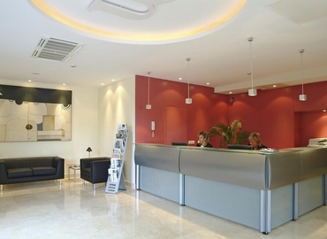 Alquile sala de conferencias acogedora en Marbella 70 m², Urbana La Alzambra - 11 | MatchOffice.es