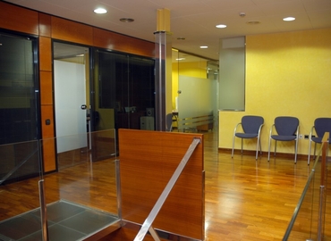 Alquile sala de juntas fiable en Granollers 15 m², Carrer Conestable de Portugal 43-45 - 17 | MatchOffice