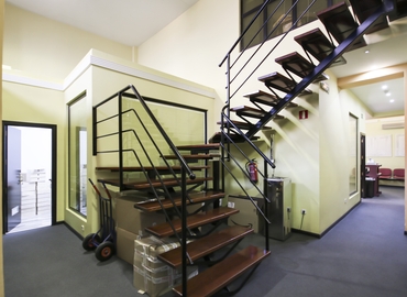 Reserve sala de reuniones acogedora en Madrid Centro 30 m², Calle López de Aranda 35 - 17 | MatchOffice.es