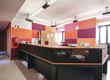 Alquile sala de conferencias acogedora en Madrid Centro 45 m², Calle de Josefa Valcárcel 8 - 7 | MatchOffice