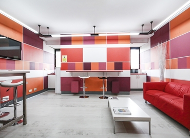 Elija sala de reuniones equipada en Madrid Centro 45 m², Calle de Josefa Valcárcel 8 - 9 | MatchOffice