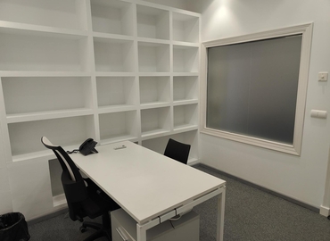 Observe oficinas compartidas en Sevilla 40 m², Calle Luis Fuentes Bejarano - 11 | MatchOffice