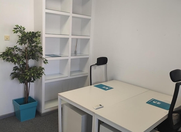 Alquile oficinas compartidas en Sevilla 40 m², Calle Luis Fuentes Bejarano - 3 | MatchOffice