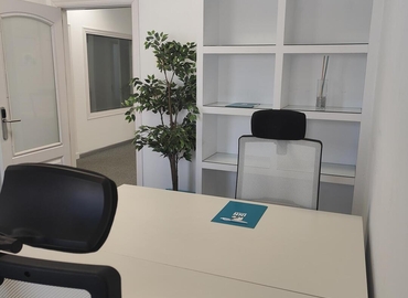 Observe oficinas de coworking en Sevilla 40 m², Calle Luis Fuentes Bejarano - 4 | MatchOffice