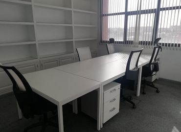 Explore oficinas de coworking en Sevilla 40 m², Calle Luis Fuentes Bejarano - 5 | MatchOffice.es