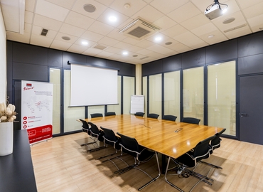 Explore coworking en Marbella 50 m², Avenida andasol 20 - 16 | MatchOffice.es