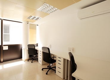 12 m² Shared office  in Alicante, Rambla de Méndez Núñez 28 (03002) - 2 | MatchOffice