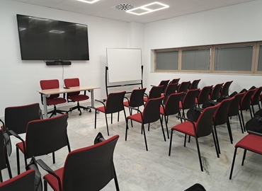 Elija sala de reuniones en Sevilla 50 m², Avenida San Francisco Javier - 4 | MatchOffice