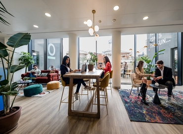 Explore oficinas de coworking en Madrid Ciudad Lineal 4200 m², C.Gran Vía - 5 | MatchOffice