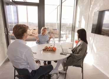 Explore coworking en Málaga 300 m², Calle Romería del Rocío 6 - 4 | MatchOffice