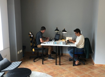 Alquile sala de juntas fiable en Málaga 30 m², Calle Romería del Rocío 6 - 10 | MatchOffice.es