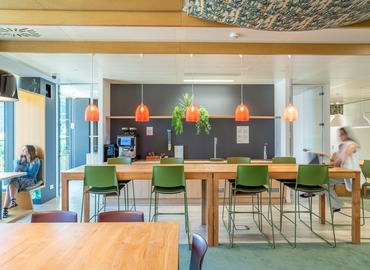 Explore oficinas compartidas en Sant Martí 1800 m², Carrer de la Ciutat de Granada 150 - 3 | MatchOffice.es