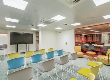 Explore oficinas de coworking en Madrid Centro 2350 m², Calle de José Abascal 56 - 3 | MatchOffice.es