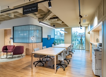 Alquile oficinas de coworking en Madrid Centro 3498 m², Calle de Francisco Silvela 42 - 9 | MatchOffice.es
