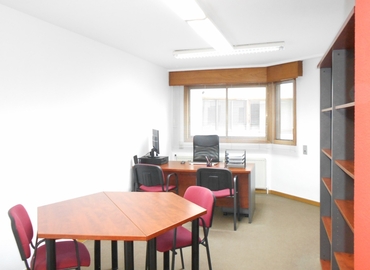 Centros de negocio disponible para alquilar en León 30 m², Calle Alférez Provisional 2 - 16 | MatchOffice.es