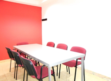 Reserve sala de conferencias en León , Sala de Reuniones.C/ Alférez Provisional 2 - 3 | MatchOffice.es