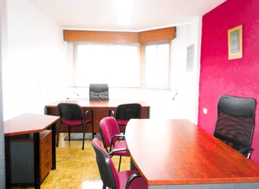 Oficina comercial en alquiler en León 40 m², Calle Alférez Provisional 2 - 3 | MatchOffice
