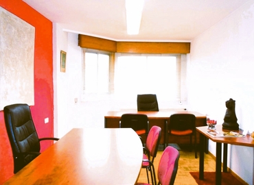 Oficina comercial en alquiler en León 40 m², Calle Alférez Provisional 2 - 4 | MatchOffice