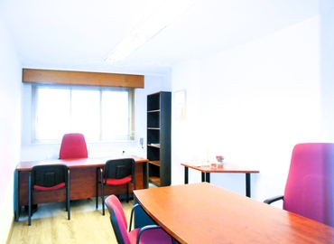 Oficina en alquiler en León 40 m², Calle Alférez Provisional 2 - 5 | MatchOffice.es