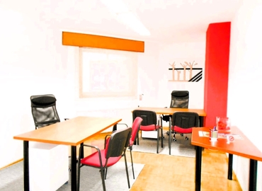 Oficina disponible para alquilar en León 40 m², Calle Alférez Provisional 2 - 1 | MatchOffice.es