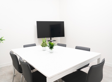 Observe oficinas compartidas en Madrid Hortaleza 10 m², Calle Valgrande - 8 | MatchOffice