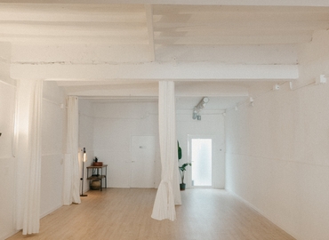 Explore oficinas de coworking en Maresme 100 m², Carrer de Sant Antoni 56 - 1 | MatchOffice.es