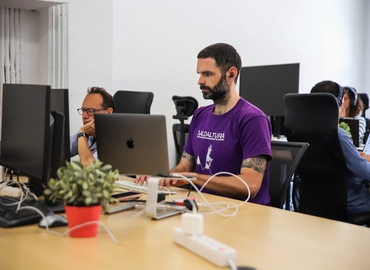 Explore oficinas de coworking en Gràcia 1000 m², Carrer de Joaquim Ruyra 9 - 1 | MatchOffice.es
