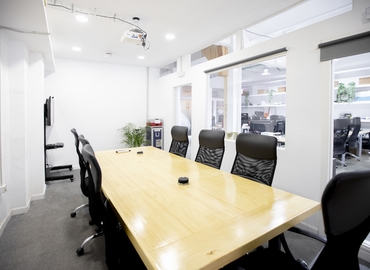 Reserve sala de reuniones en Gràcia 20 m², Carrer de Joaquim Ruyra 9 - 0 | MatchOffice