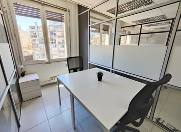 Despacho disponible para alquilar en Eixample 16 m², Plaça del Doctor Letamendi 7 - 2 | MatchOffice.es