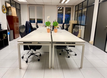 Oficina comercial disponible para alquilar en Eixample 15 m², Plaça del Doctor Letamendi 7 - 3 | MatchOffice