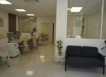 135 m² Shared workspace  in Valencia, Avinguda de les Balears 9 (46023) - 1 | MatchOffice.com
