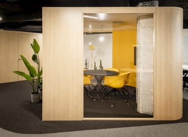 Oficina comercial disponible para alquilar en Madrid Chamartín 200 m², Calle de López de Hoyos 141 - 5 | MatchOffice.es