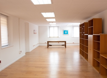 Centros de negocio disponible para alquilar en Cornellá del Llobregat 300 m², Avenida de los Alpes 48 - 18 | MatchOffice.es