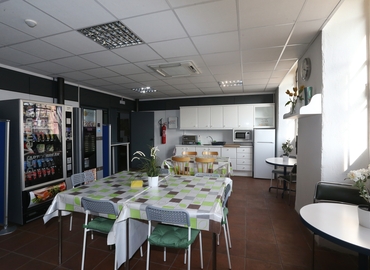 Centros de negocio en alquiler en Cornellá del Llobregat 300 m², Avenida de los Alpes 48 - 57 | MatchOffice.es