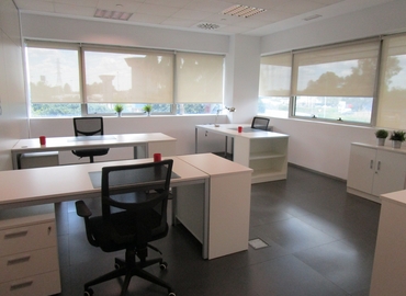 Centros de negocio en alquiler en Sevilla 2500 m², C/ José Delgado Brackembury nº 11 - 19 | MatchOffice