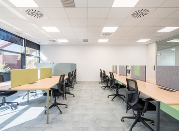 Explore coworking en Sevilla 233 m², C/ José Delgado Brackembury nº 11 - 3 | MatchOffice