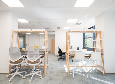 Explore oficinas de coworking en Sevilla 233 m², C/ José Delgado Brackembury nº 11 - 4 | MatchOffice
