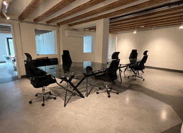 Meeting room Carrer de la Reina Cristina 10 08003 Ciutat Vella