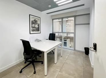 90 m² Serviced office in Zaragoza, Avenida de Juan Pablo II 35 (50009) - 1 | MatchOffice.com
