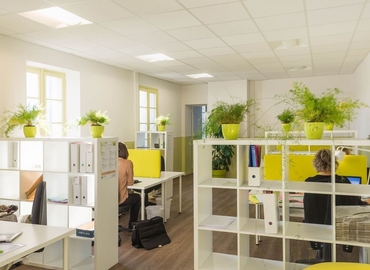 60 m² Shared workspace  in Seville, Avenida de Emilio Lemos 2 (41020) - 1 | MatchOffice.com