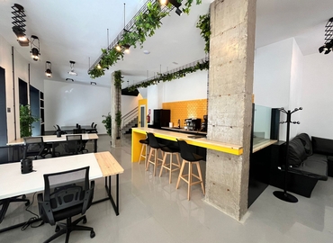 Alquile oficinas de coworking en València 200 m², Plaça de Vicent Iborra 8 - 4 | MatchOffice