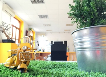 Explore oficinas compartidas en València 200 m², Plaça de Vicent Iborra 8 - 6 | MatchOffice