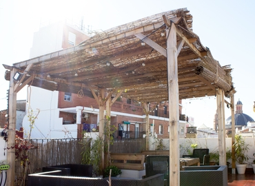 Explore oficinas compartidas en València 200 m², Plaça de Vicent Iborra 8 - 7 | MatchOffice.es