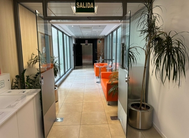 Observe coworking en Sevilla 50 m², Calle Charles Darwin S/N - 4 | MatchOffice.es
